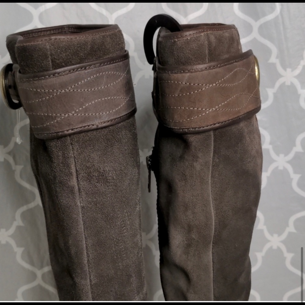 Timberland Boots - Picture 2 of 6